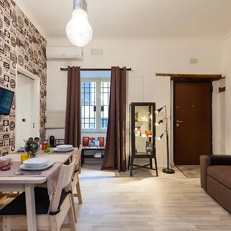 Borgo S. Antonio Abate I - Bh 89 Naples